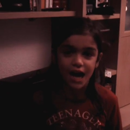 Amaia Romero felicita la Navidad con un vídeo de su infancia