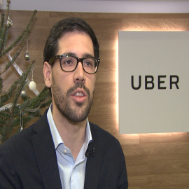 Las líneas del campo del Benito Villamarín aparecen torcidas antes del partido contra el Eibar