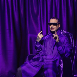 J Balvin lo apuesta todo al 'Morado' en su nueva canción
