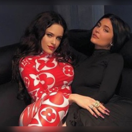 Rosalia y Kylie Jenner se dan el 'sí quiero'