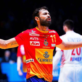 El jugador de la selección española de balonmano, Dani Sarmiento, se lamenta durante el partido contra Croacia. | EFE