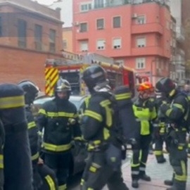 El incendio de un patinete eléctrico en una vivienda provoca 17 heridos leves en Madrid