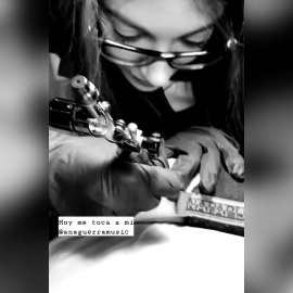 Ana Guerra se arriesga a tatuar y lo comparte en redes sociales 