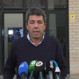 Mazón se marcha de la rueda de prensa posterior al CECOPI sin responder preguntas para "atender a 40 nuevos autobuses"