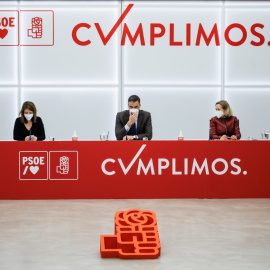  (I-D) El ministro de Inclusión, Seguridad Social y Migraciones, José Luis Escrivá; la vicesecretaria general del partido, Adriana Lastra; el presidente del Gobierno, Pedro Sánchez; la vicepresidenta primera del Gobierno y ministra de Asunt