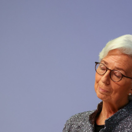 La presidenta del BCE, Christina Lagarde, durante una rueda de prensa en la sede la institución, en Fráncfort. REUTERS/Kai Pfaffenbach