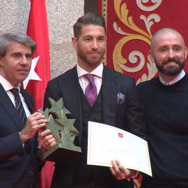 Ramos recibe el '7 Estrellas del Deporte' de Madrid