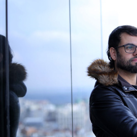 Sergio C. Fanjul, poeta 'freelance' para servirle- JAIRO VARGAS