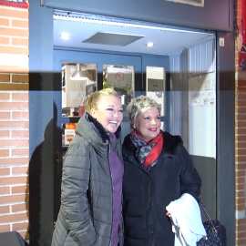 Terelu celebra la vida con sus compañeras de trabajo