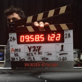 Image colgada en Twitter por el director Chris Miller en el primer día de rodaje de la película sobre Han Solo. | TWITTER