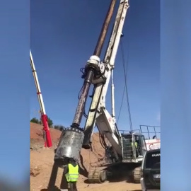 Continúan los trabajos en el túnel vertical para rescatar a Julen