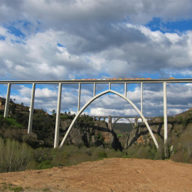 Viaducto de las obras del trazado de la línea del AVE a Galicia. E.P.