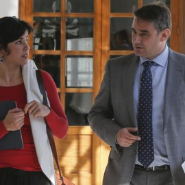 Juan Ignacio Moreno Yagüe junto a Teresa Rodríguez. - EFE
