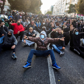  Los trabajadores del sector del metal durante la manifestación llevada a cabo este jueves, por tercer día consecutivo ante los desacuerdos entre las partes en las negociaciones de un nuevo convenio colectivo para las pequeñas y medianas em