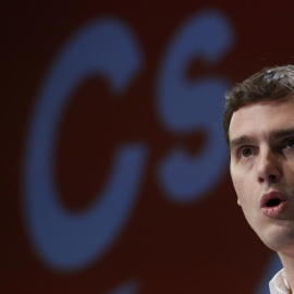 El presidente de Ciudadanos, Albert Rivera, en la presentación del informe de gestión del partido que ha realizado en la IV Asamblea de Ciudadanos. EFE/Zipi