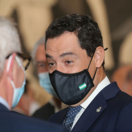  El presidente de la Junta de Andalucía, Juan Manuel Moreno, durante la constitución de la Comisión Nacional del 50 aniversario de la muerte de Pablo Picasso, en el Museo Nacional Centro de Arte Reina Sofía, a 25 de octubre de 2021, en Madr