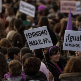Pancartas con lemas feministas durante la manifestación del 8M en Madrid.-JAIRO VARGAS