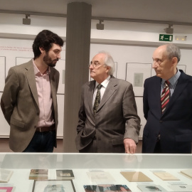 Una muestra recuerda las raíces del poeta Leopoldo de Luis