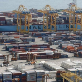 Vista general de la terminar de carga del Puerto de Barcelona. REUTERS