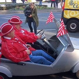 Aficionados del Athletic ante el hotel de concentración del Barcelona