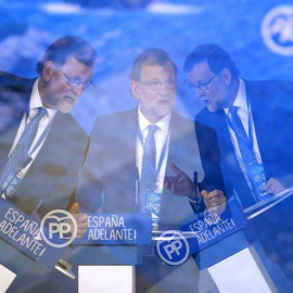 El líder del PP y presidente del Gobierno, Mariano Rajoy, durante su intervención en el acto de clausura del XVIII Congreso nacional del Partido Popular. | JAVIER LIZÓN (EFE)