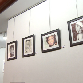 La mujer protagoniza la exposición 'Miradas del mundo'