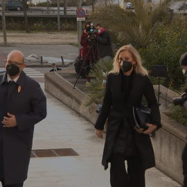 Cifuentes se defiende echando balones fuera