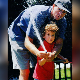 Alessandro Lequio comparte uno de sus recuerdos con su hijo Aless