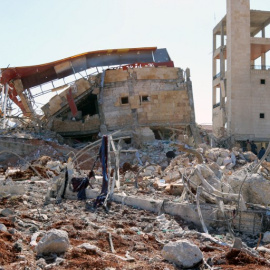 Restos del hospital Maarat al Numan, gestionado por Médicos Sin Fronteras, tras ser atacado en febrero de 2016. Murieron 25 personas. - AFP