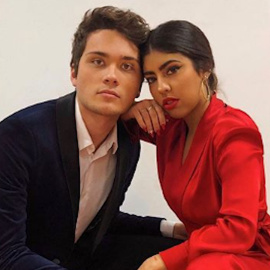 África y Damion confirman su relación con un beso ante miles de fans