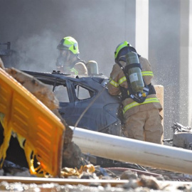 Cinco muertos al estrellarse una avioneta en un centro comercial de Melbourne / REUTERS