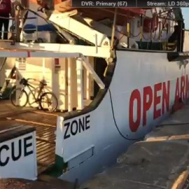 ¿Por qué está parado el Open Arms en el puerto de Barcelona?