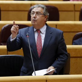 El ministro del Interior, Juan Ignacio Zoido, durante su intervención en la sesión de control al Gobierno, en el pleno del Senado. EFE/Chema Moya