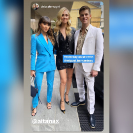 Chiara Ferragni posa con Aitana y Miguel Bernardeau en Milán