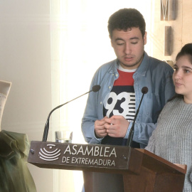 Asamblea exhibe trabajos de alumnos de un centro de educación especial