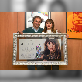 Aitana celebra sus dos discos de platino por 'Tráiler'