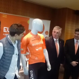 El equipo ciclista Euskatel vuelve a correr con apoyo del operador vasco