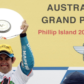 Julián Simón celebrando del título de 125cc en 2009.