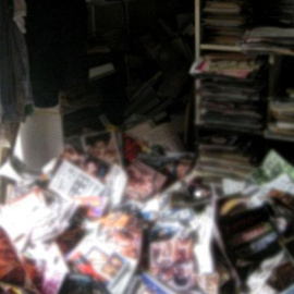 Muere un hombre aplastado por seis toneladas de revistas porno en Japón.