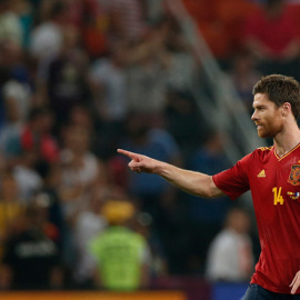 Xabi Alonso vistiendo la camiseta de la selección española. REUTERS