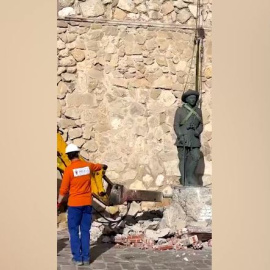Melilla retira la estatua de Franco a pesar del voto en contra de Vox