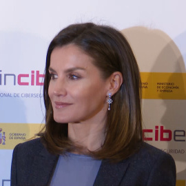 La Reina Letizia rescata su look más sobrio después de la polémica