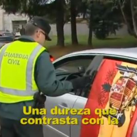 Ser militar y firmar un manifiesto contra el franquismo tiene castigo; ser militar y hacer apología del franquismo, no