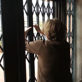 Echan de su casa a una mujer de 83 años en Barcelona