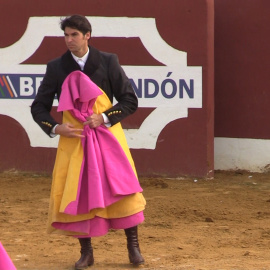 El clan de Cayetano Rivera no le acompaña en el ruedo