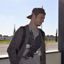 El delantero ucraniano Roman Zozulya, a su llegada a la Ciudad Deportiva del Rayo el pasado 1 de marzo. | EFE