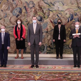 El Rey Felipe VI recibe en audiencia a una delegación del INE