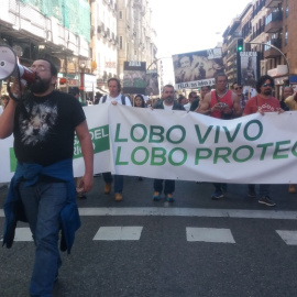 Manifestantes en favor del lobo ibérico