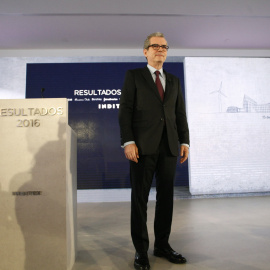 El presidente de Inditex, Pablo Isla, momentos antes de presentar los resultados del grupo Inditex en 2016. EFE/Cabalar