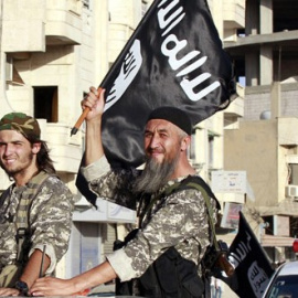 Imagen de archivo de dos yihadistas / REUTERS